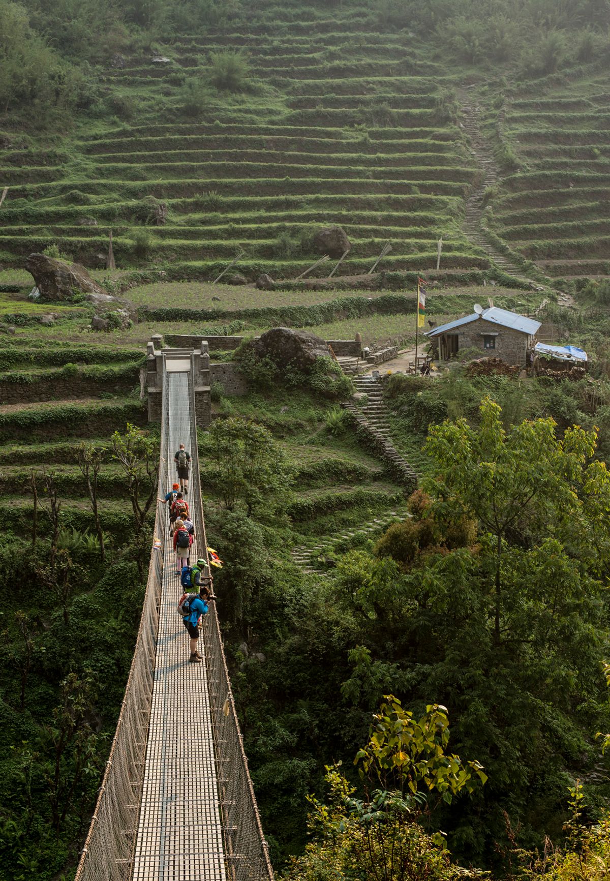 Chisapani (1620 m)/ Ekle Bhatti (1600 m) – Bihi Phedi (2130)