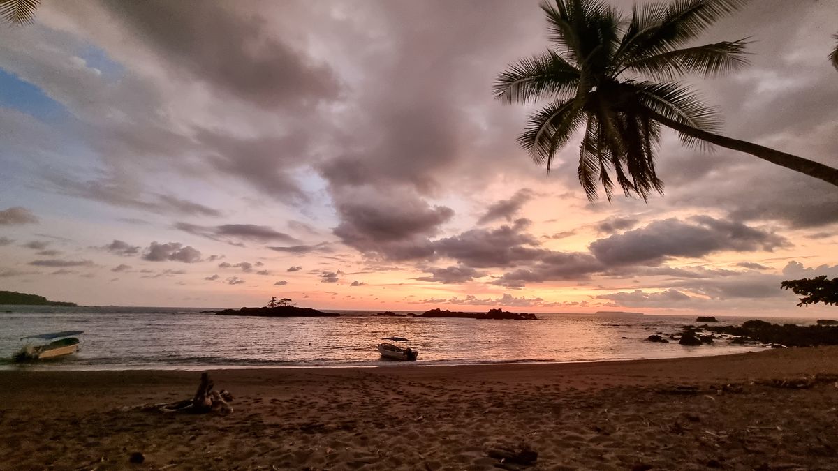 Uvita – San José – hazautazás