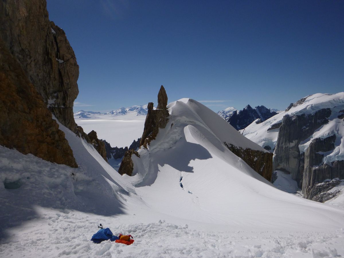 Circo de los Altares (1350 m) – Viedma-gleccser – 4. táborhely: Ferrari bivak (1100 m)