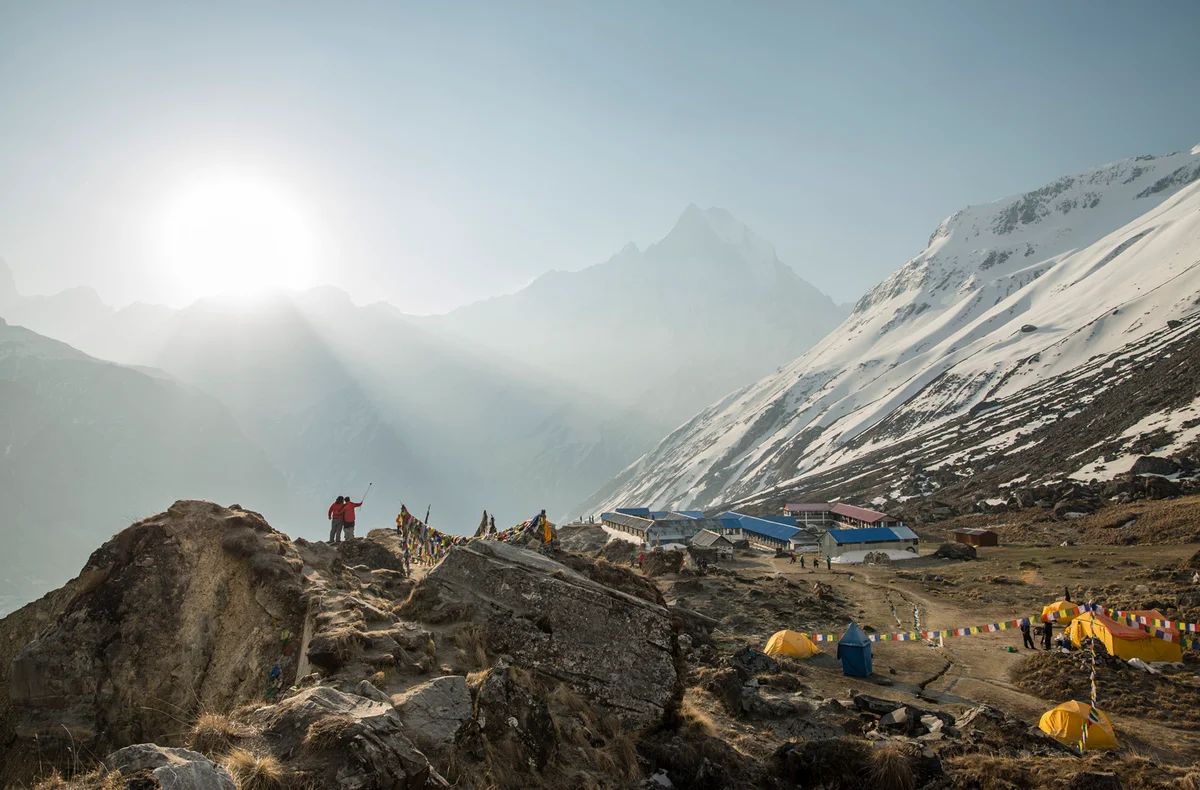 Dovan (2505 m) – Jhinudanda (1780 m) – Pokhara (915 m)