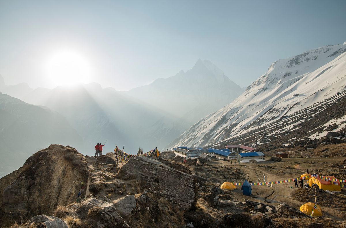 Dovan (2505 m) – Jhinudanda (1780 m) – Pokhara (915 m)
