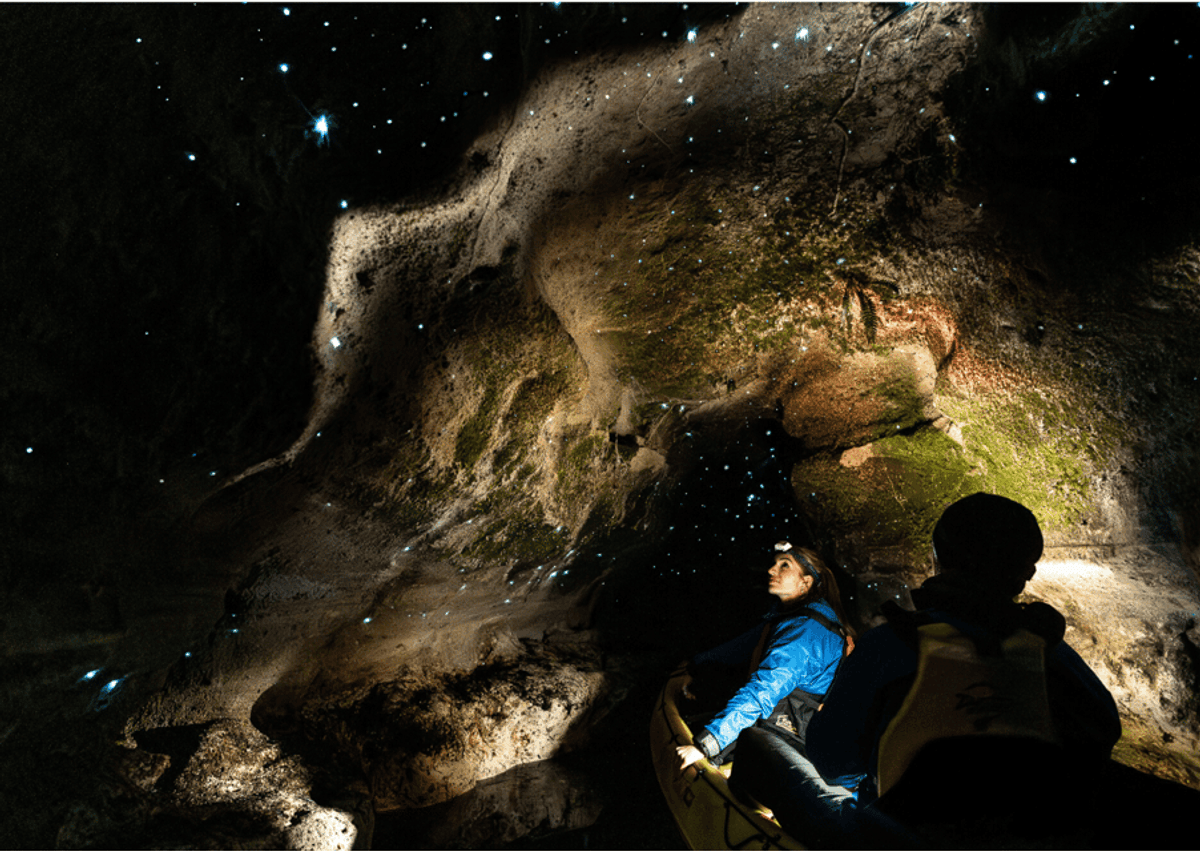  Auckland – Hobbiton Movie Set – Rotorua-tó – esti kajaktúra – Waimarino izzó féreg barlang