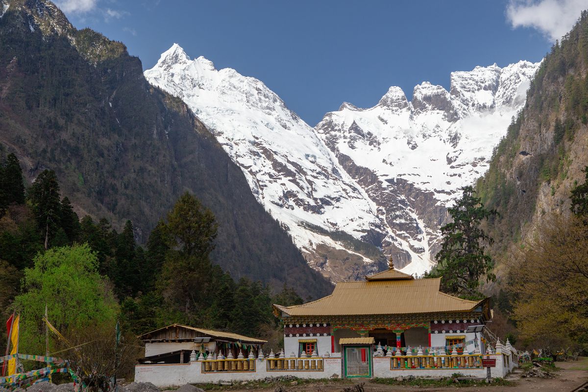 Yubeng falu (3200 m) – Shenpu-vízesés túra (3657 m)